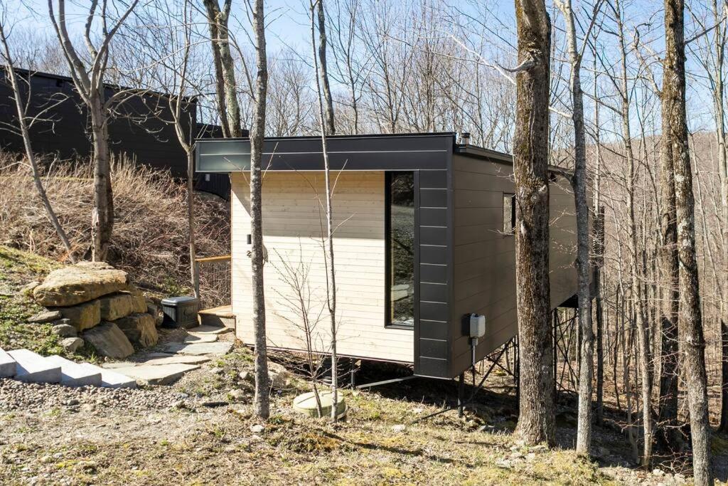 Cabin Sutton 252 - En Harmonie Avec La Nature! Villa Exterior photo
