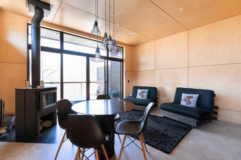 Cabin Sutton 252 - En Harmonie Avec La Nature! Villa Exterior photo